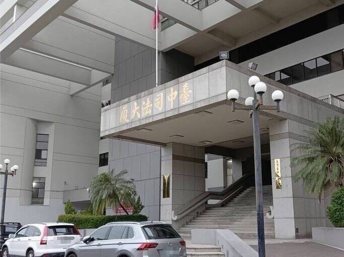 全國青年盃泳賽爆偷拍 2少女如廁驚見隔板伸手機...噁男下場曝