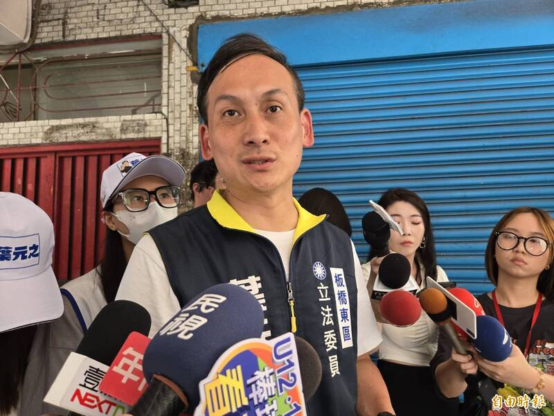 蕭敬嚴議員初選勝出鬧雙包 葉元之、徐巧芯曾轟「背骨仔」、厚顏無恥