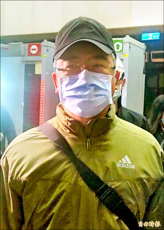 涉偽造「鮑魚大亨」鍾文智不實報到紀錄 前副所長李俊良交保科技監控