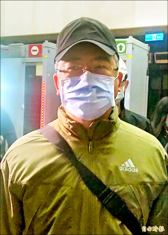 包庇「鮑魚大亨」鍾文智免報到近百次!涉貪副所長被起訴、求刑8年