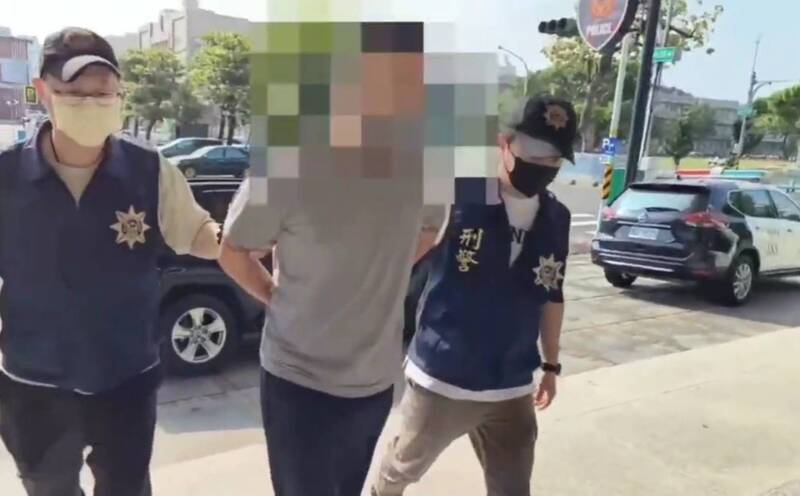 警方逮捕涉案的陳姓主嫌（屏東分局提供）