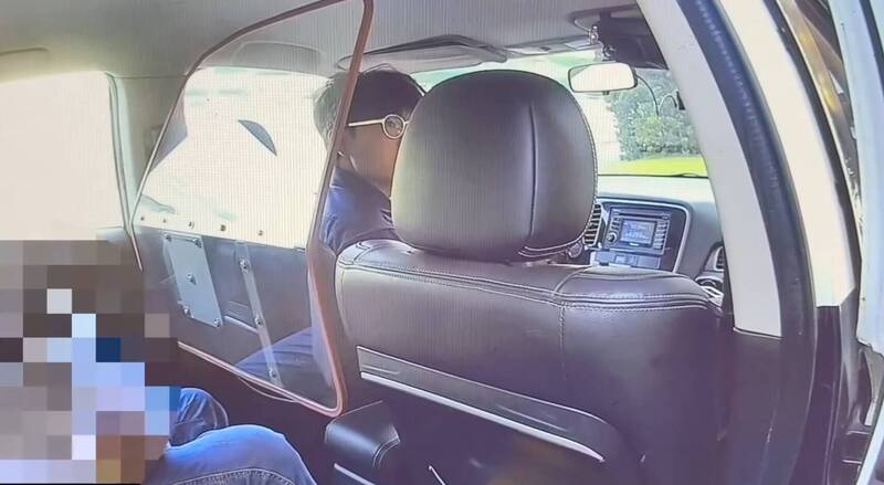 7旬翁隨地吐痰噴到人還不道歉 女持手機拍攝遭毆濺血