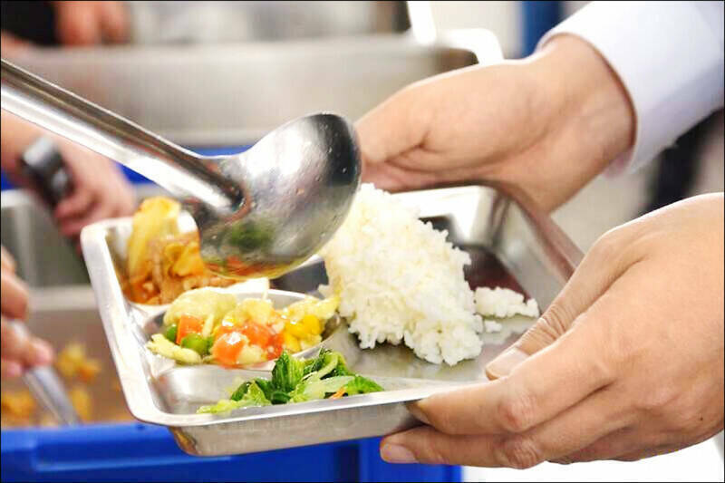 廚餘處理費明年恐翻倍成長 團膳業者籲學校午餐費和清運費應脫鉤
