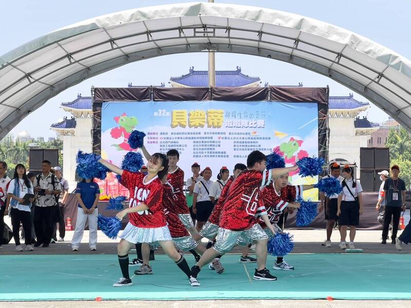 澎湖海事勇奪貝樂蒂啦啦隊甲級特優 與最佳動作技巧獎