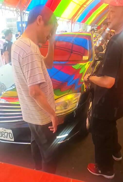 賓士車酒駕闖點心站？  原來駕駛要回家