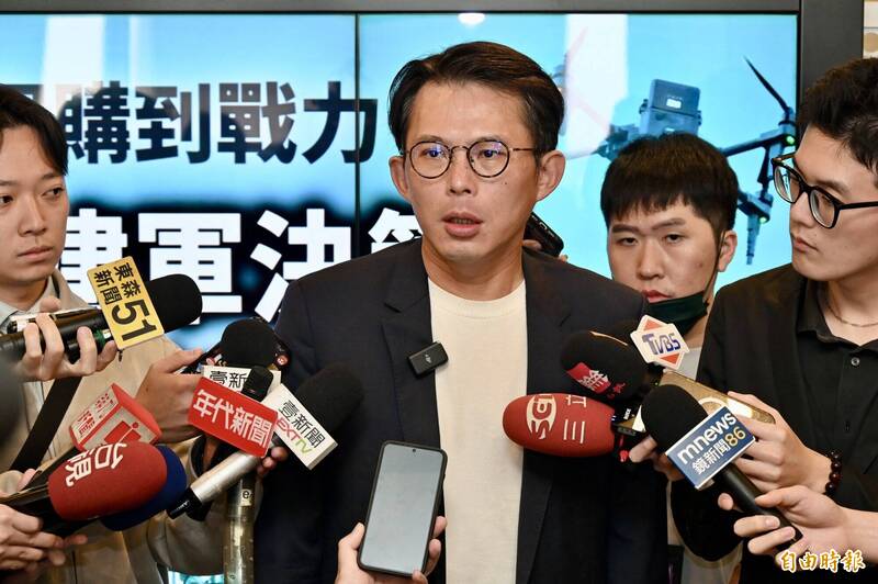 談前主委林靖冠 黃國昌狠批：民眾黨不接受他的要脅