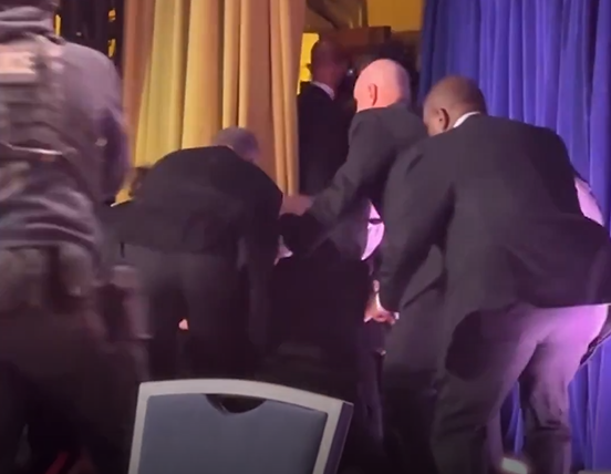 ���ճ���;��ͻȻ��һ�ӣ�������æ��������� ��ߢȡ��Xƽ̨@MSNOWNews��