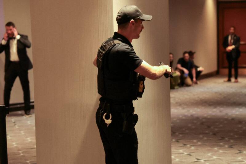 �׹���ǹ  1�˱�����  ���˶�ص����ӵ���