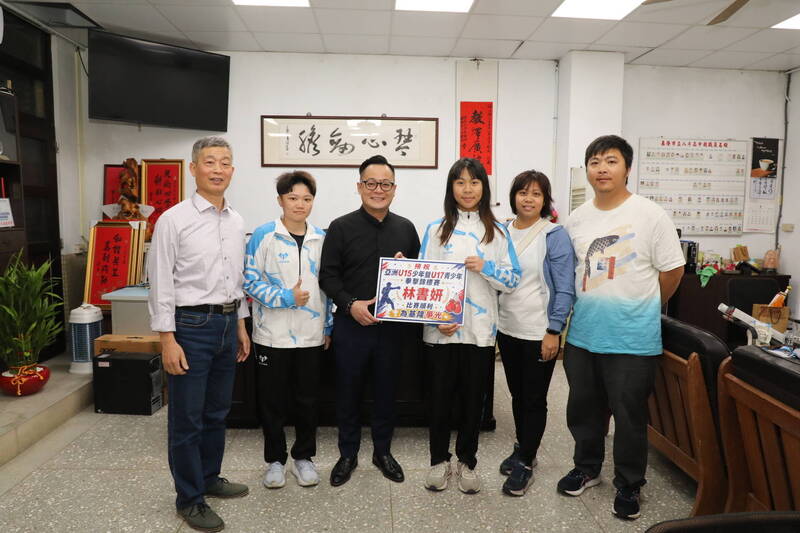 八斗高中體育成績「獎」不完 議長童子瑋發獎金12萬