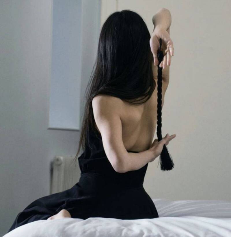 法國名牌LEMAIRE廣告主打「長辮、剪刀」 遭中國網友圍剿急關留言道歉