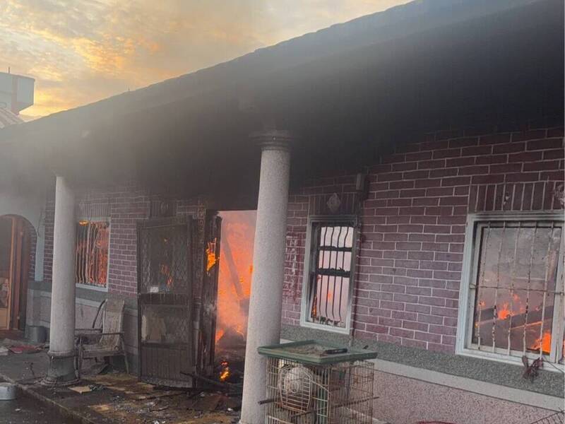 雲林平房惡火奪2命  9旬母6旬子倒臥房門口逃生不及