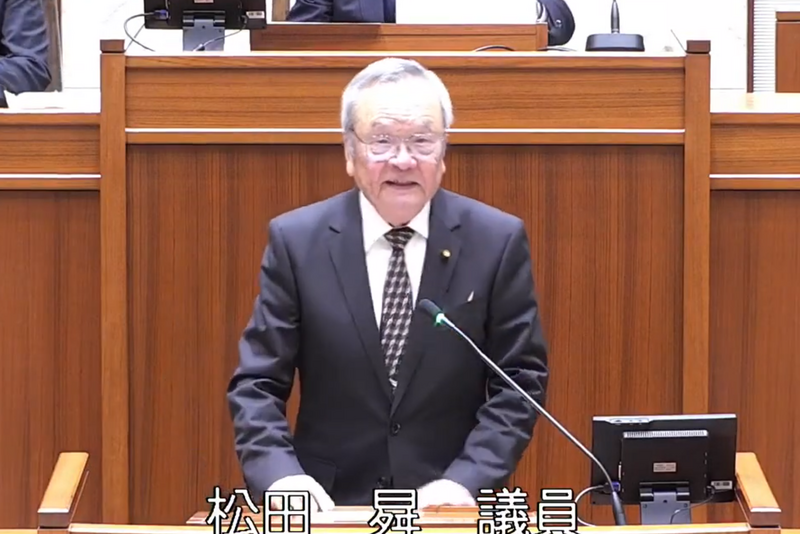 變態！日本8旬7連霸市議員 在病房對護理師強抱、摸奶、舔耳