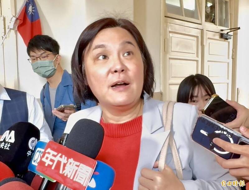 藍開黨團大會談軍購 陳玉珍挺「3800億+N」版本