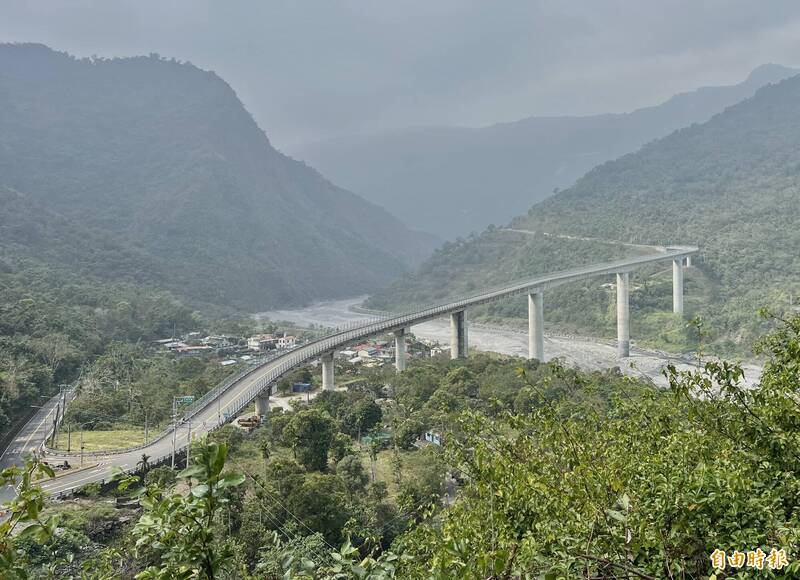 因應五一連假台24線屏東霧台車潮  警方加強疏導、違規取締