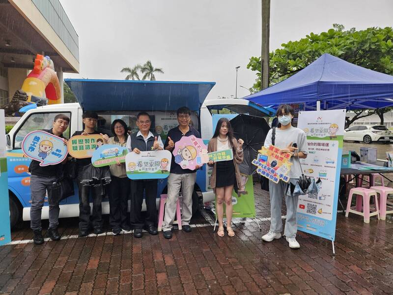 台南80場「就業快餐車」全市走透透 56廠商提供逾3000職缺