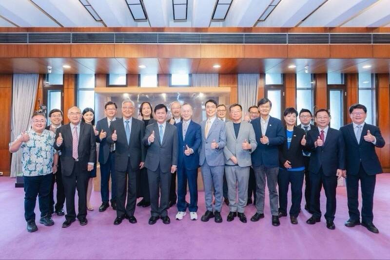 午宴唐鳳、劉柏君等無任所大使 林佳龍：感謝助台灣拓展外交空間