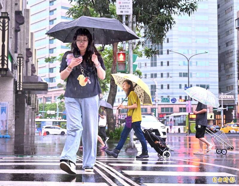 整天下雨！今水氣偏多感受濕涼 週末又有鋒面接近