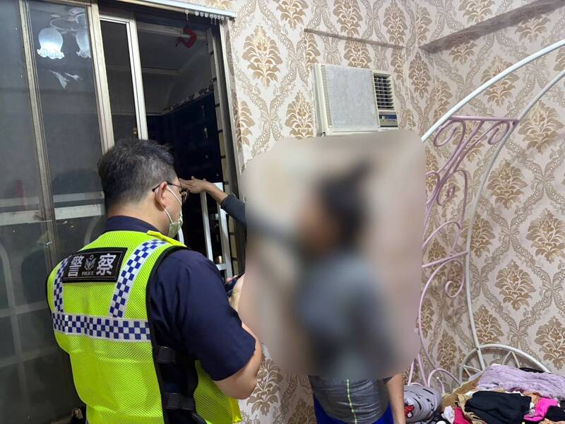 高雄大樓下「紙箱雨」惹眾怒 警破門曝住戶身分