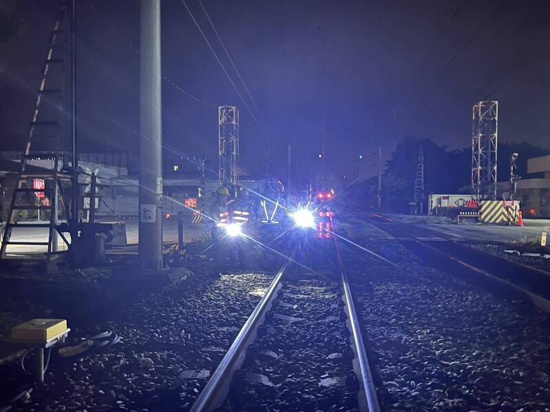 新豐車站外籍男子遭火車擦撞重傷送醫 身分待查