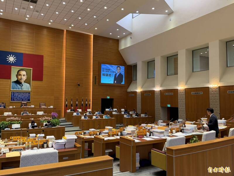 竹縣議員認竹北3成壅塞因找車位 提智慧城市「不堵、不等、不找錢」