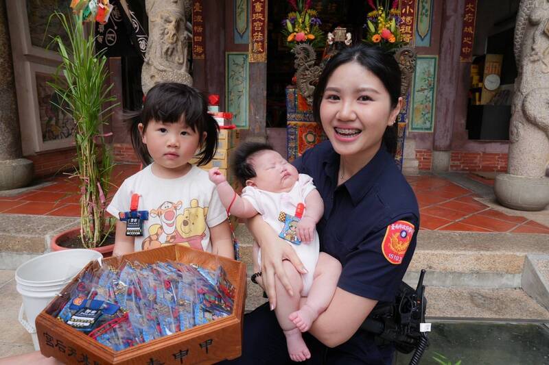 府城最暖聯名！媽祖＋警察「雙層守護」小神衣限量登場