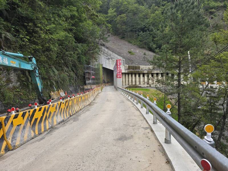 台8線96K碧綠溪路段明隧道復建 即起至7/15每小時放行10分鐘