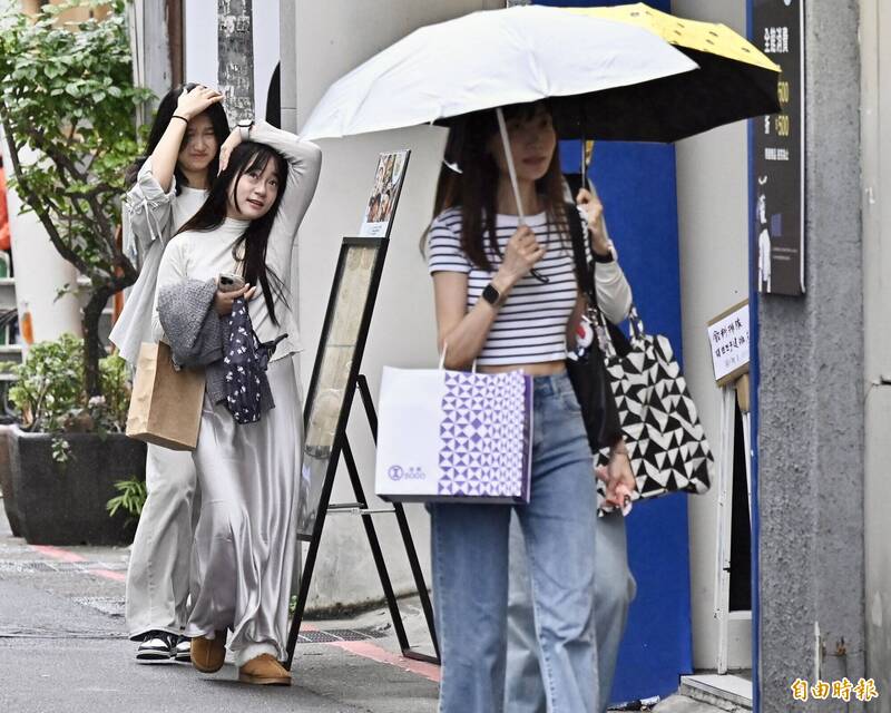 今明華南雲雨帶通過中部以北仍有雨 吳聖宇：留意南方新擾動發展