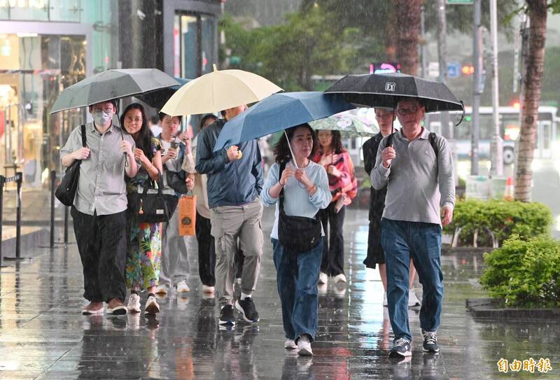 中部以北今轉濕涼 北台灣入夜後低溫降至18度