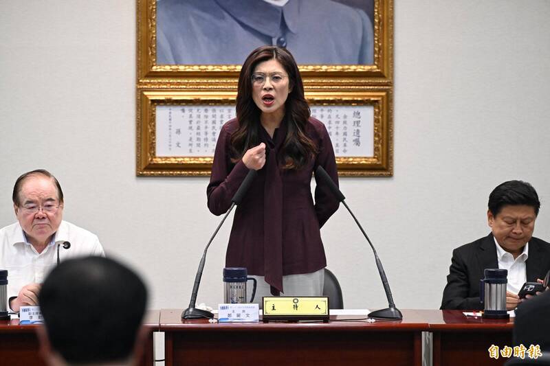 藍營為軍購版本起內鬨 黃暐瀚：自陷兩難怪不了別人
