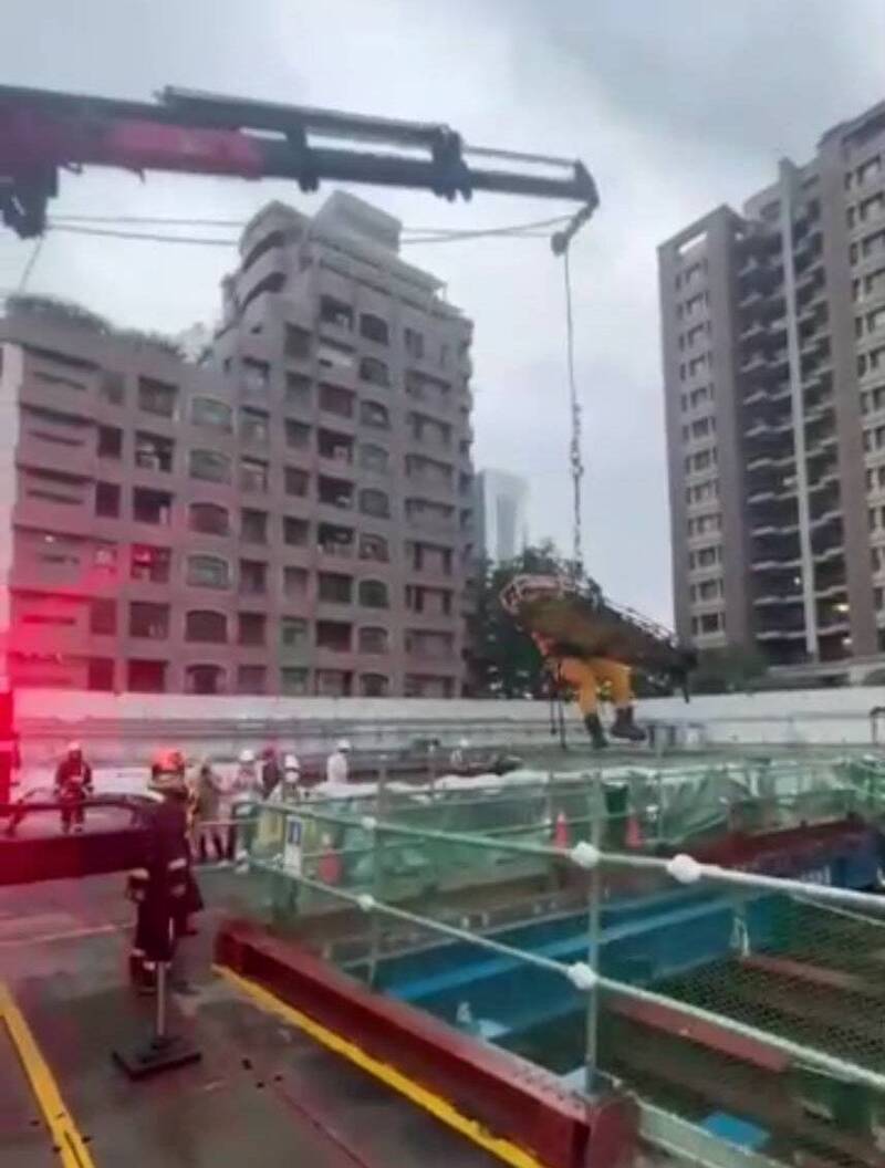 台中工人墜4樓深地下室   骨盆骨折、吐血送醫