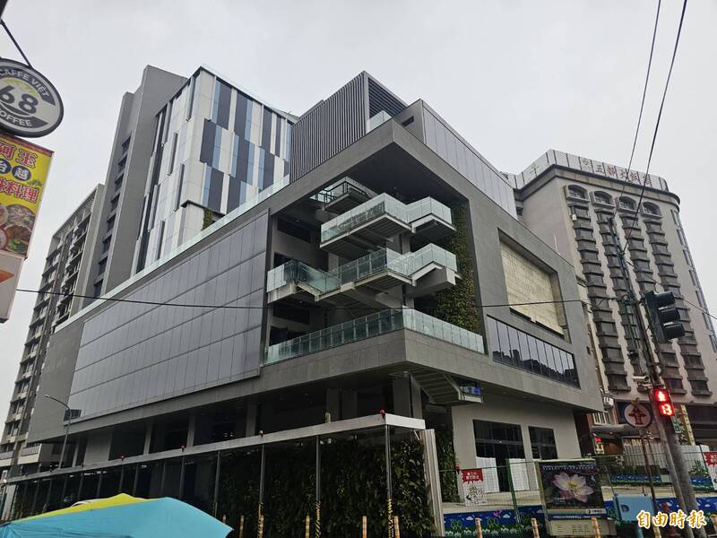 豐原中華郵政商旅大樓啟用一延再延 陳清龍緊盯