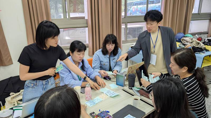 教育部送30位中小學教師赴星馬增能  跨文化觀課深化全球視野