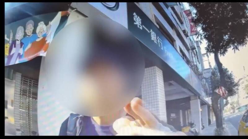 通緝男站路口發呆遭盤查 揪出藏毒電子煙彈