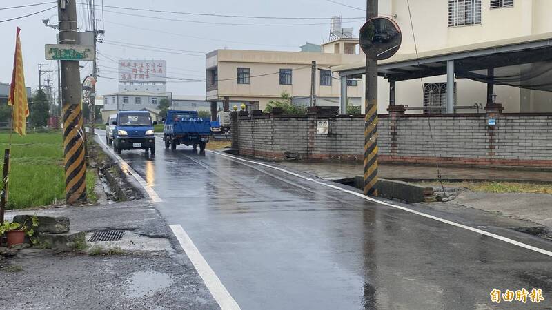 郵務車也摔過！潭子民族路最窄不到4米 「吃車水溝」7月拓寬