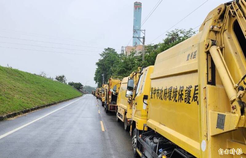 后里焚化廠塞爆！中市垃圾缺口暴增1.5倍 垃圾車運將排到懷疑人生