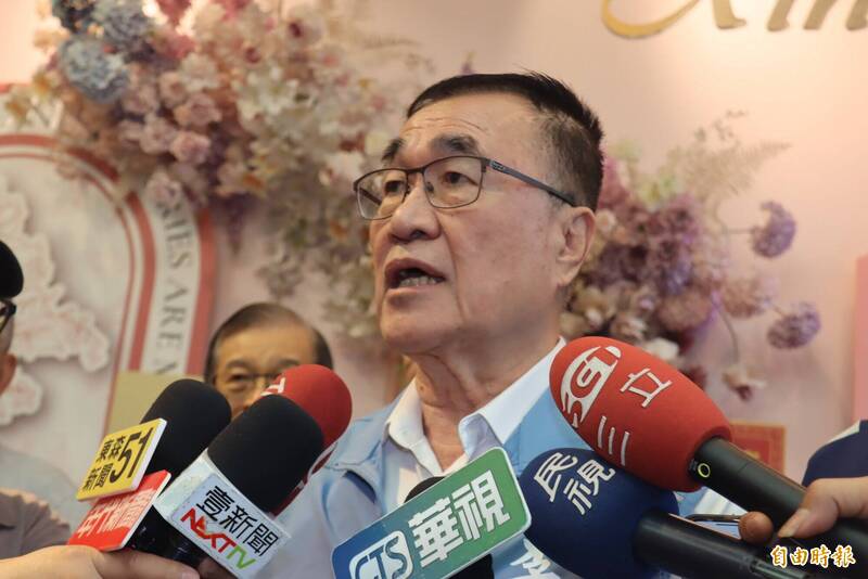 李四川被爆農地違建分租店面 吳靜怡：工務專家知法犯法？