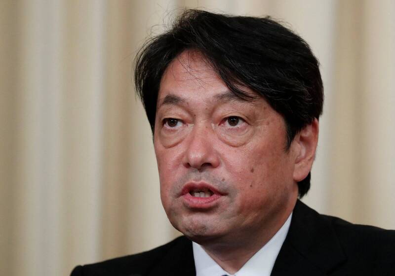 日本前防衛相：美國應在台灣問題上採取堅定立場