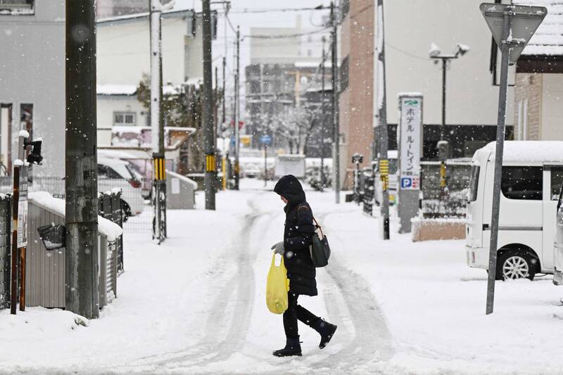 日本北海道下5月雪 旭川市區積雪逾2公分 日媒：21年來首見