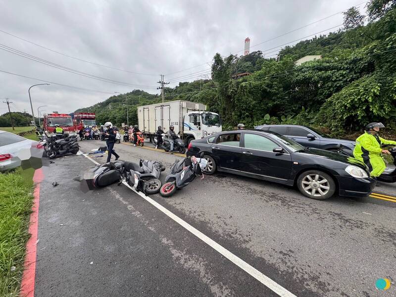 又是毒駕！鶯歌6傷連環車禍 賓士男驗出K毒還抄出殘渣袋
