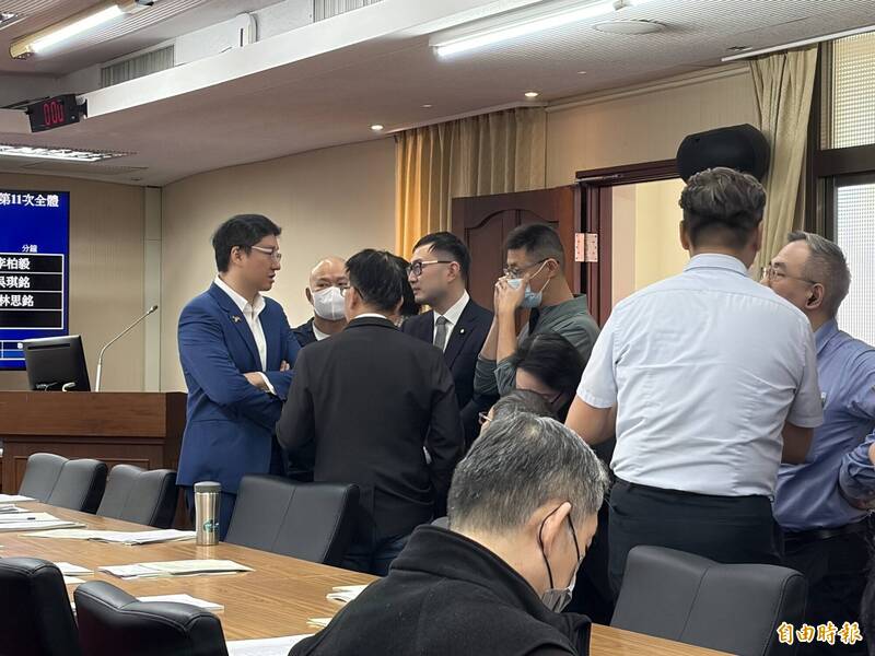 為周典論解套？藍委排審選罷法惹議 內政委員會宣布暫緩