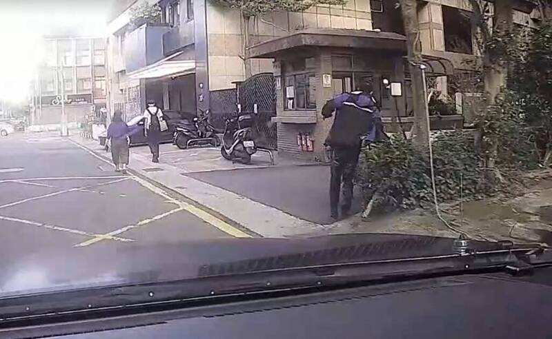 「最近桃園抓很勤！」逃逸移工被逮引騷動 被網友神準猜中