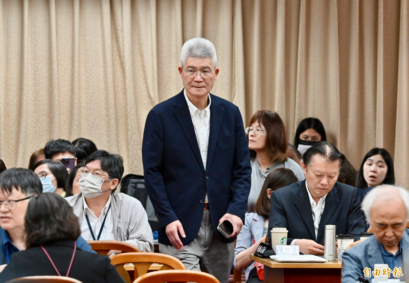 遭在野立委杯葛趕出議場  公視董事長胡元輝發聲了！