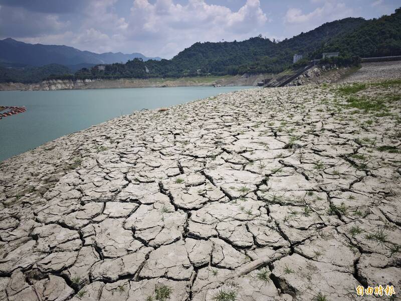 曾文水庫蓄水率1成保衛戰 3處水情觀察標的「全都露」
