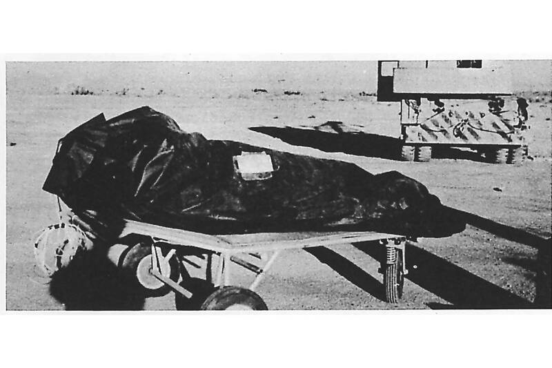 美軍「羅斯威爾報告」中有關1947年不明飛行物事件照片。(美聯社檔案照) 美軍「羅斯威爾報告」中有關1947年不明飛行物事件照片。(美聯社檔案照)