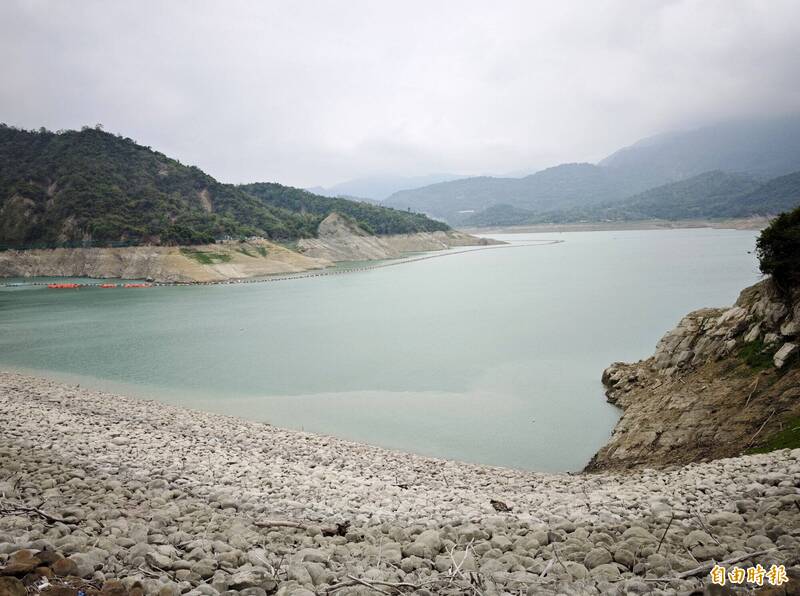 鄭明典揭「西南風接近」天氣轉不穩定 網呼：南部水庫期待您