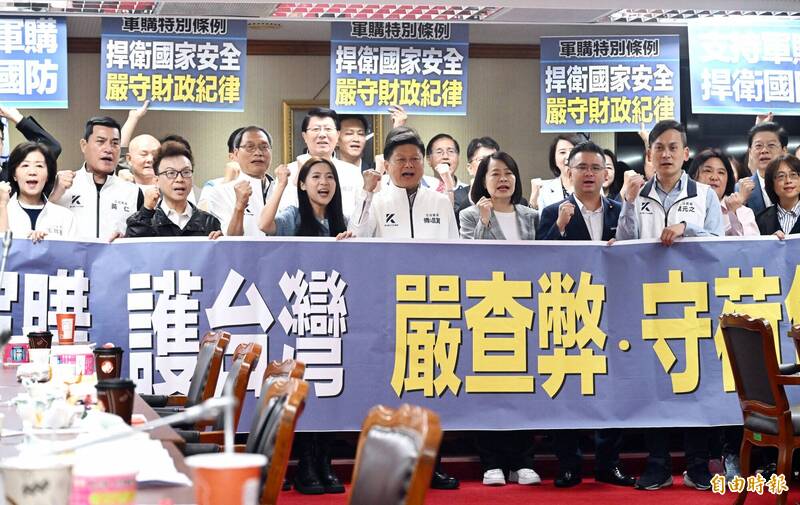 藍白共提7800億軍購案 張育萌：拖半年最後砍到六折
