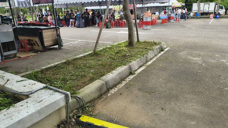 大甲鐵砧山辦活動卻雜草叢生惹民怨 中市風管所:將依合約開罰業者