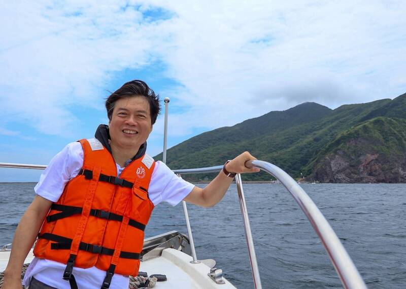 擘劃「海洋新宜蘭」林國漳率團隊登龜山島宣示
