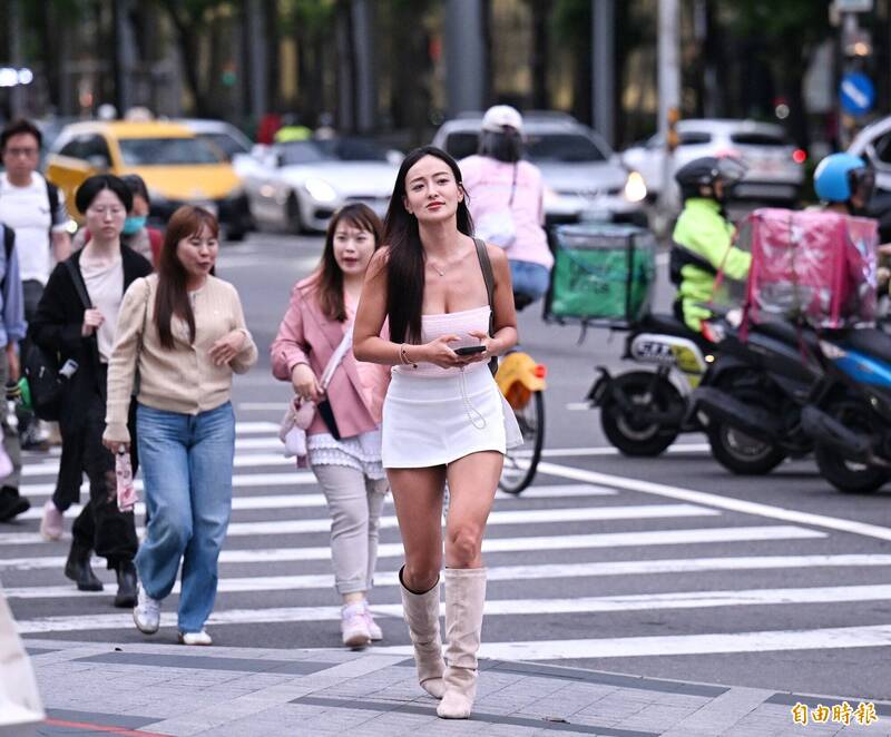 說好今天下雨？各地陽光持續露臉 專家揭雨神遲到1天原因