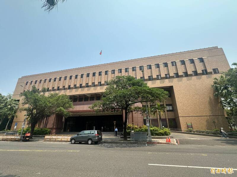 拿2.5萬行賄承辦想加速都更審查 地政士被罰10萬獲緩起訴
